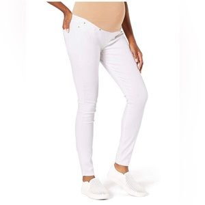 Levi’s signature maternity jeans